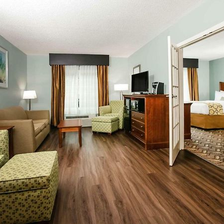 Baymont Inn & Suites Braselton Bagian luar foto