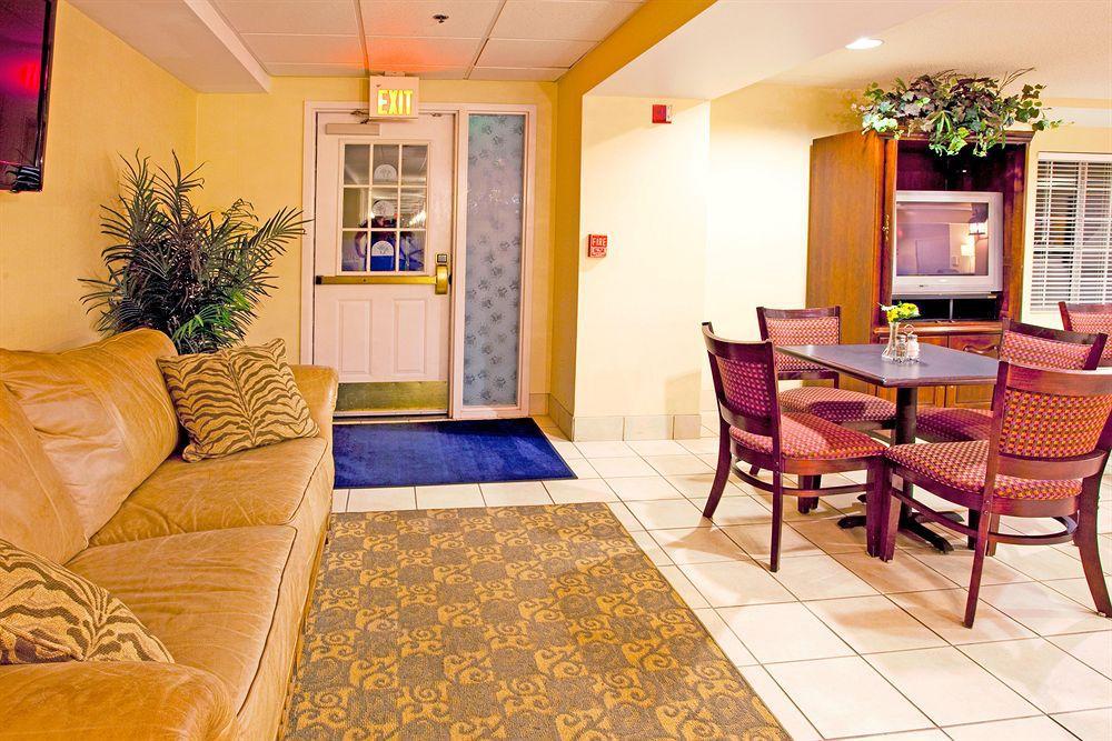 Baymont Inn & Suites Braselton Ruang foto