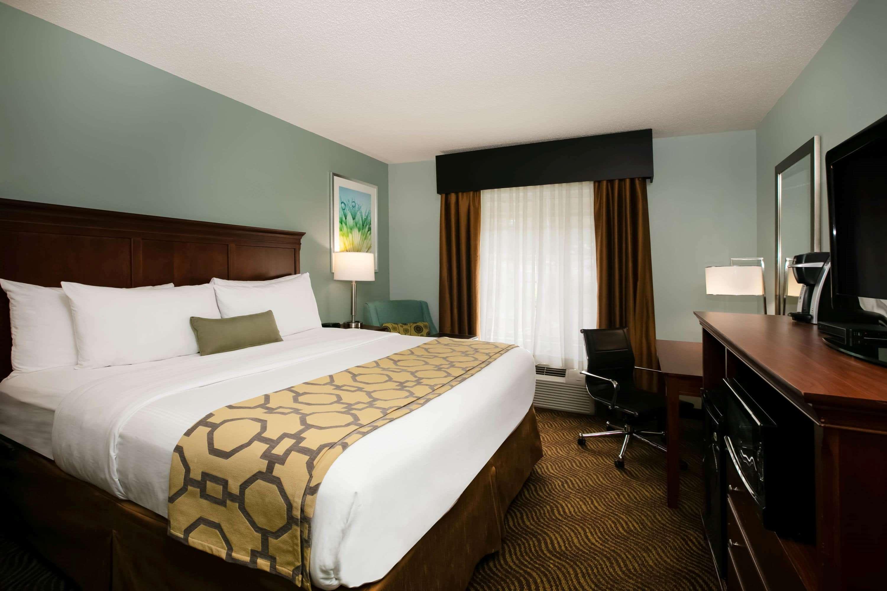 Baymont Inn & Suites Braselton Bagian luar foto