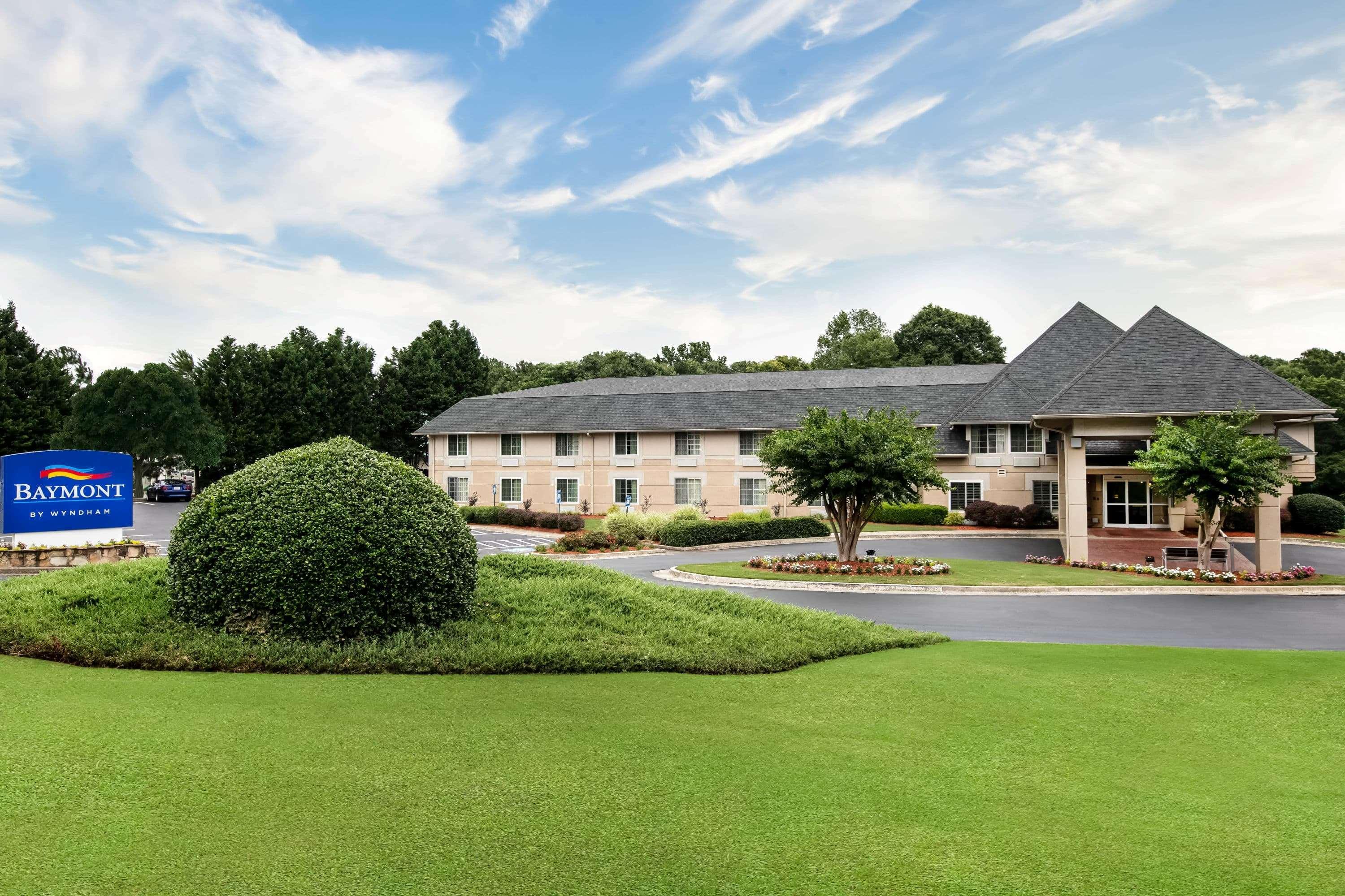 Baymont Inn & Suites Braselton Bagian luar foto