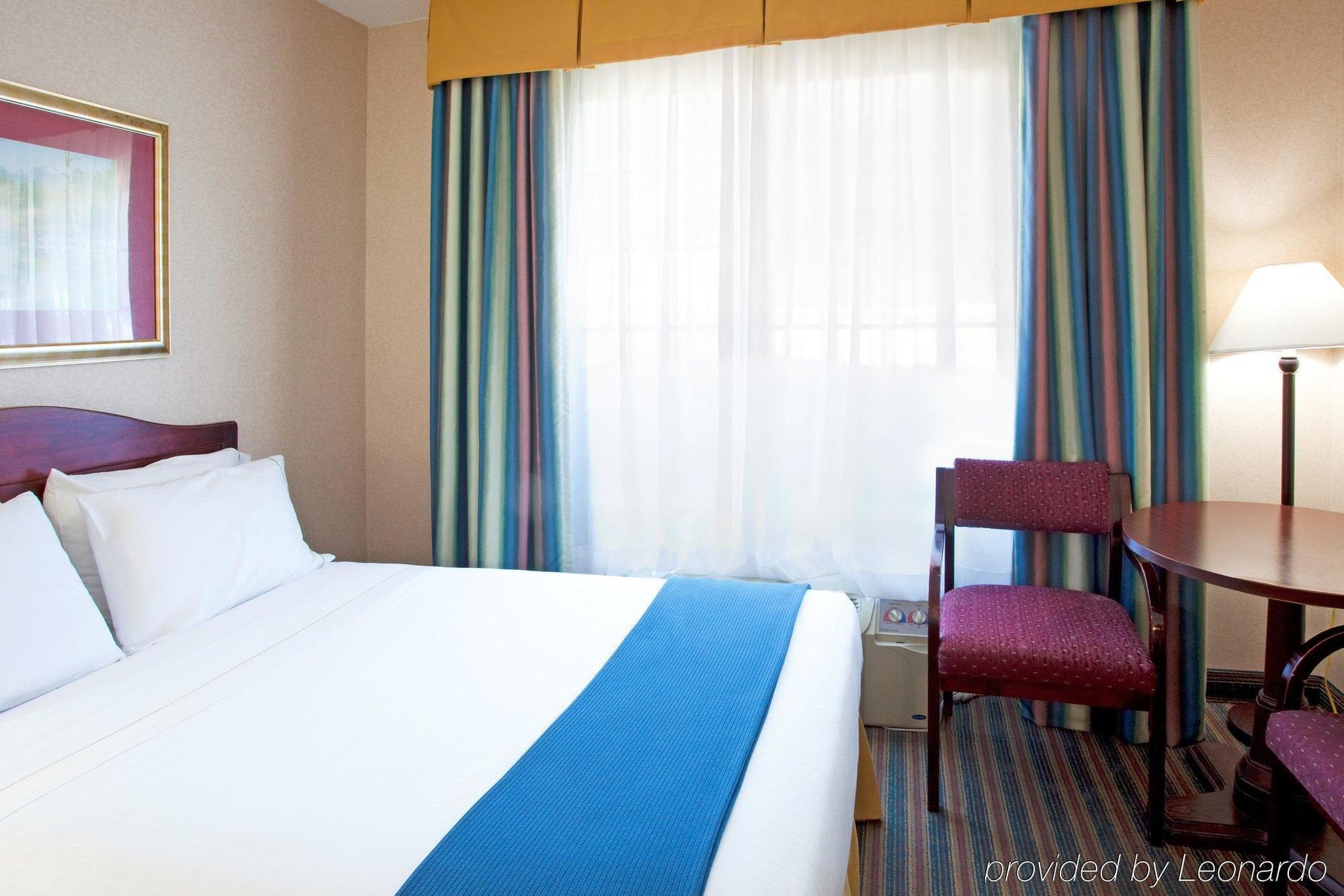 Baymont Inn & Suites Braselton Ruang foto