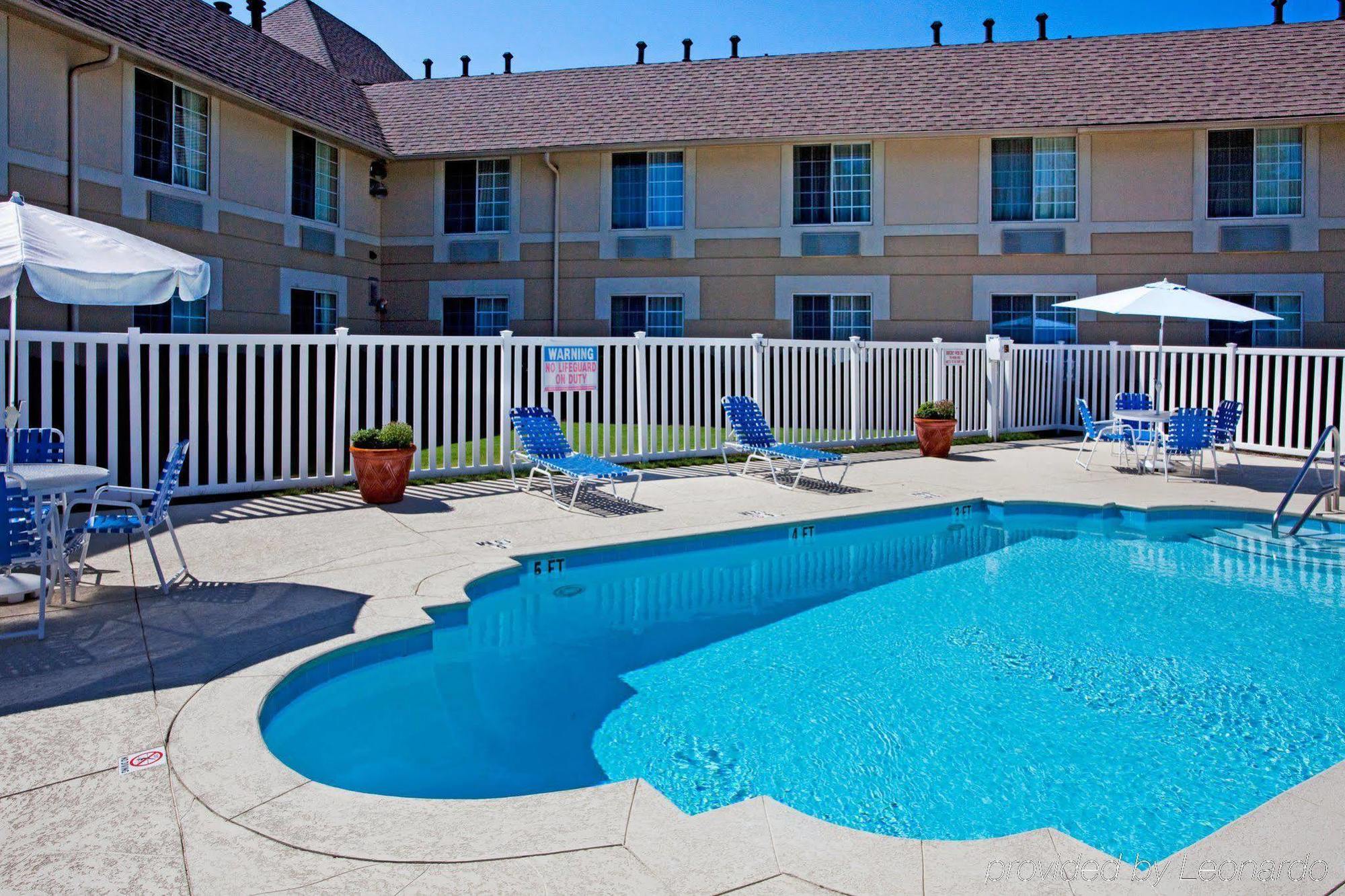 Baymont Inn & Suites Braselton Bagian luar foto