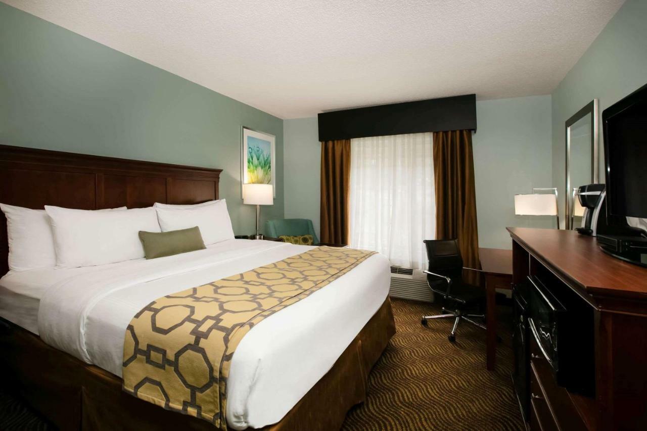 Baymont Inn & Suites Braselton Bagian luar foto