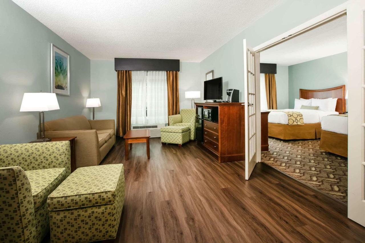 Baymont Inn & Suites Braselton Bagian luar foto