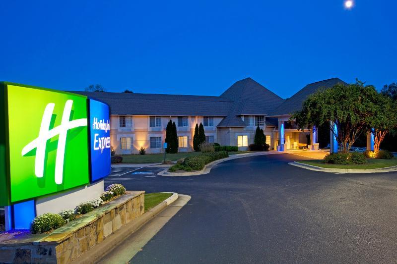 Baymont Inn & Suites Braselton Bagian luar foto